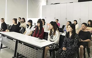 CLASSROOM | 开学第一周就“乱了乱了”