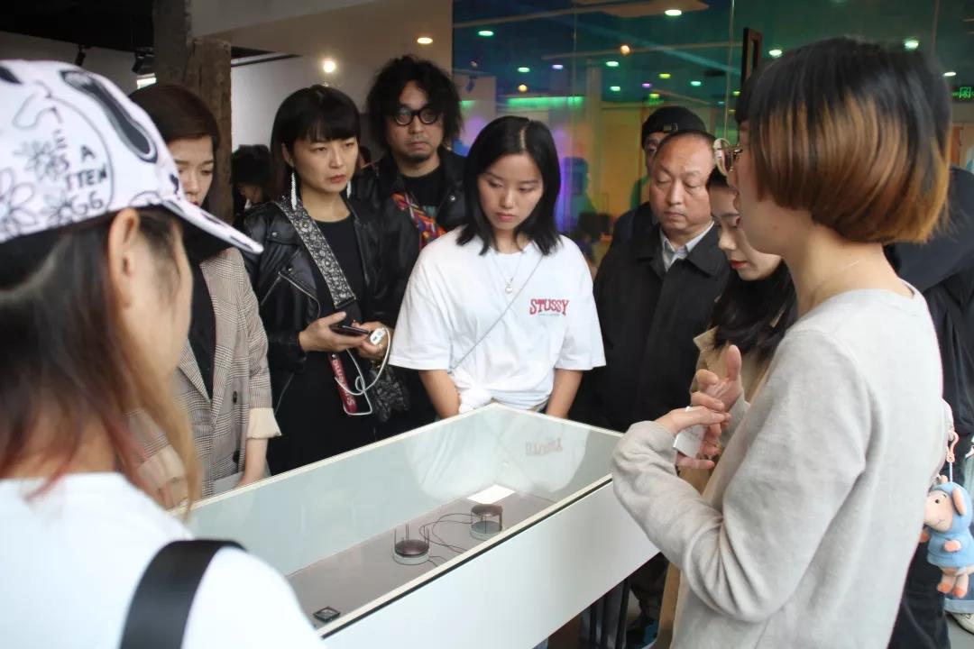 《FERROcity》首饰与物品展
