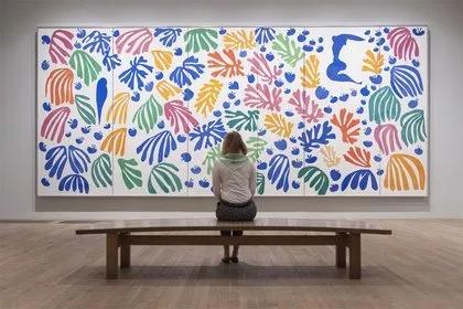 马蒂斯称这种创作方式为“Painting with Scissors”（以剪刀作画）