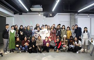 是歌唱的少年们啊！AIVA史上第一届卡拉OK大奖赛现场回顾