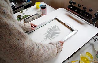 屋顶印画 | 在春天，用版画收藏一片叶子